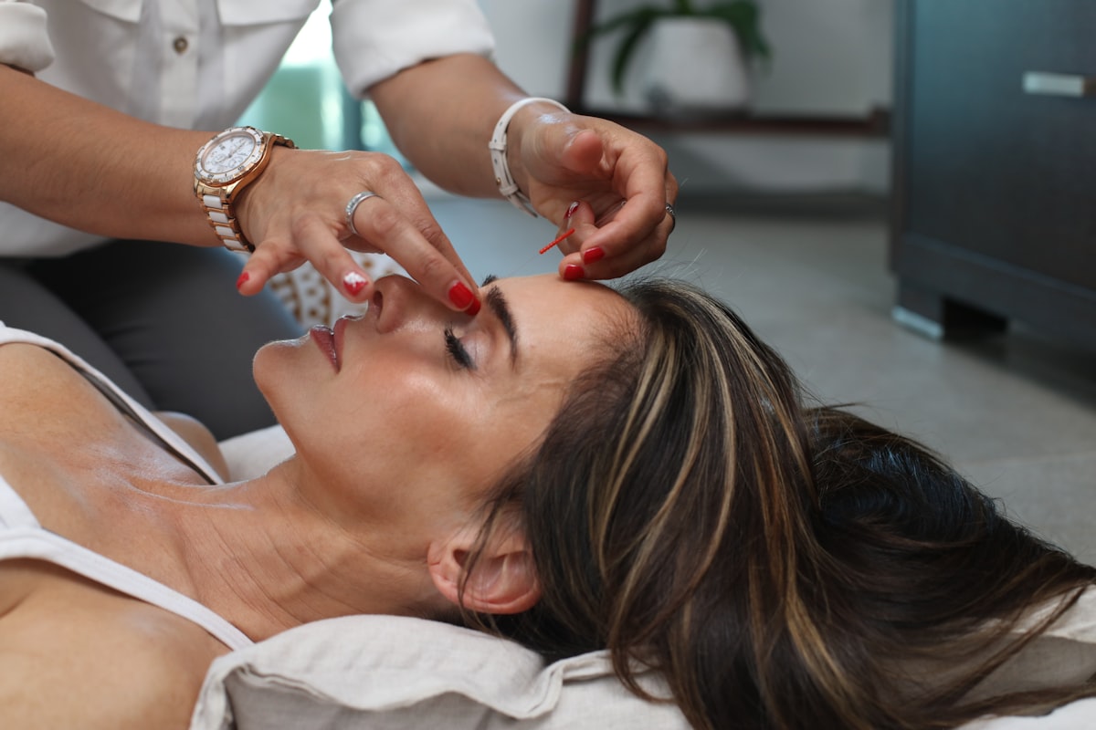 Precise facial hair removal around the brow area
